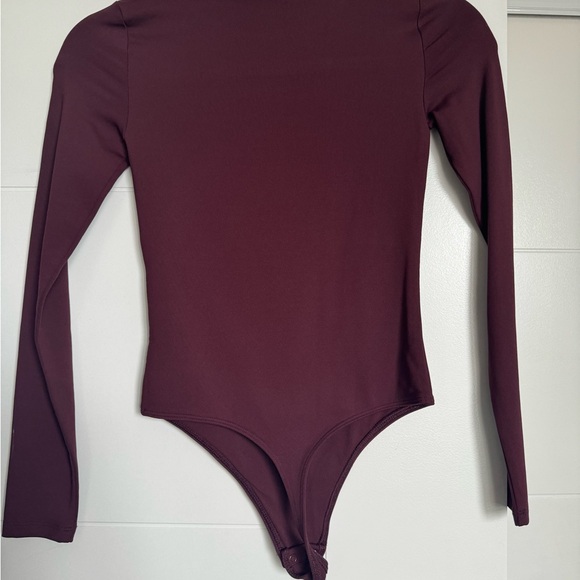 XS Aritzia Contour Bodysuit - Picture 4 of 4